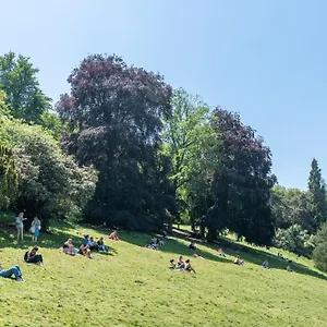  Apartment Nets - Buttes Chaumont C
